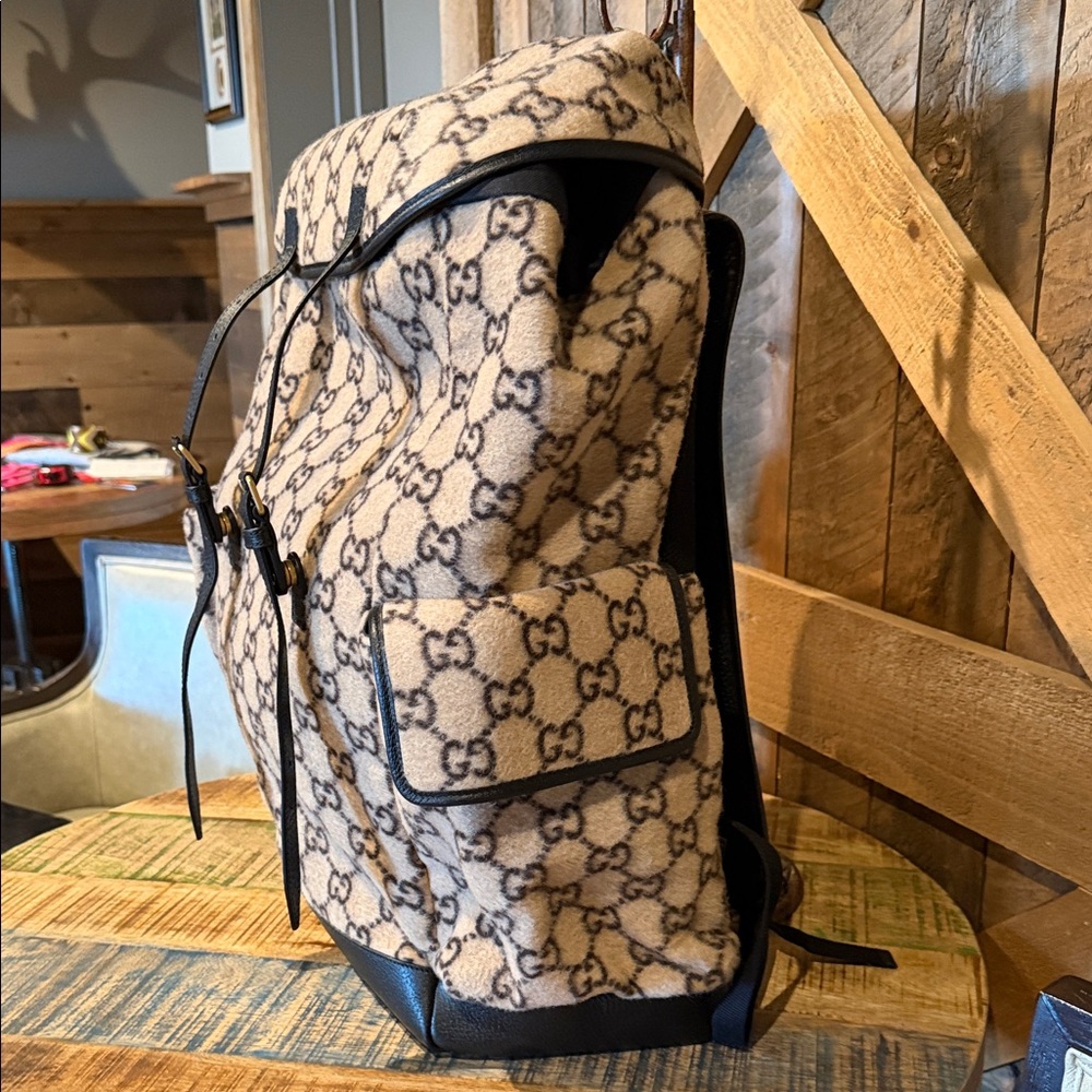 Gucci Beige and Black GG Pattern Wool large Men's Double Buckle Backpack - Picture 2 of 7